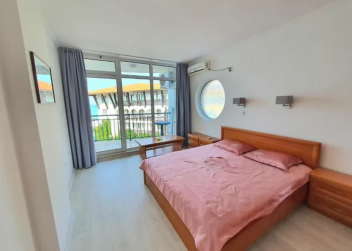 Sveti Vlas Marina Beach Apartment - Vega Village